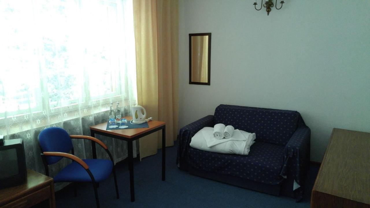 Nocleg ze śniadaniem Czerwony Dwór 3*
